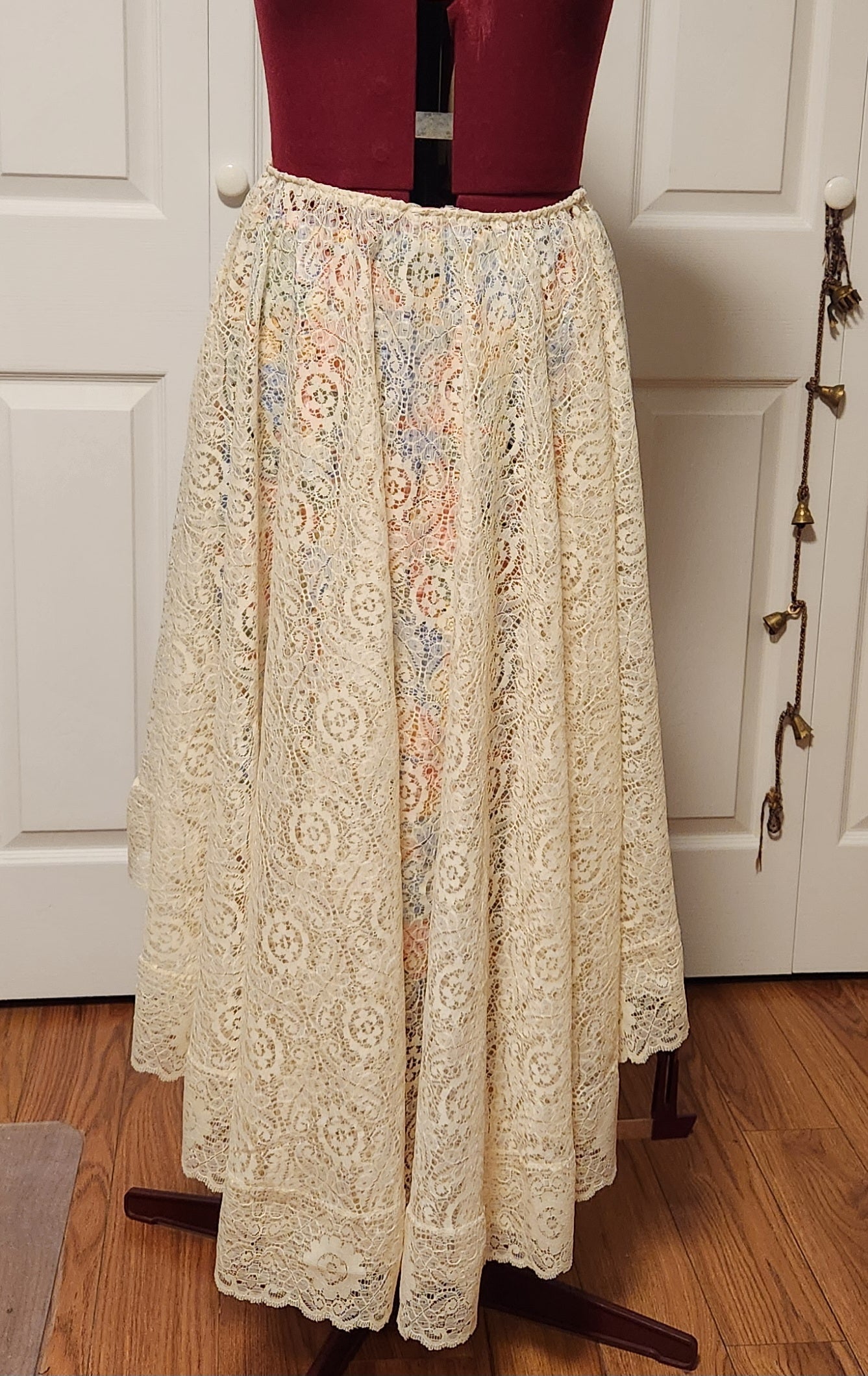 Tablecloth and Old Robe to Skirt
