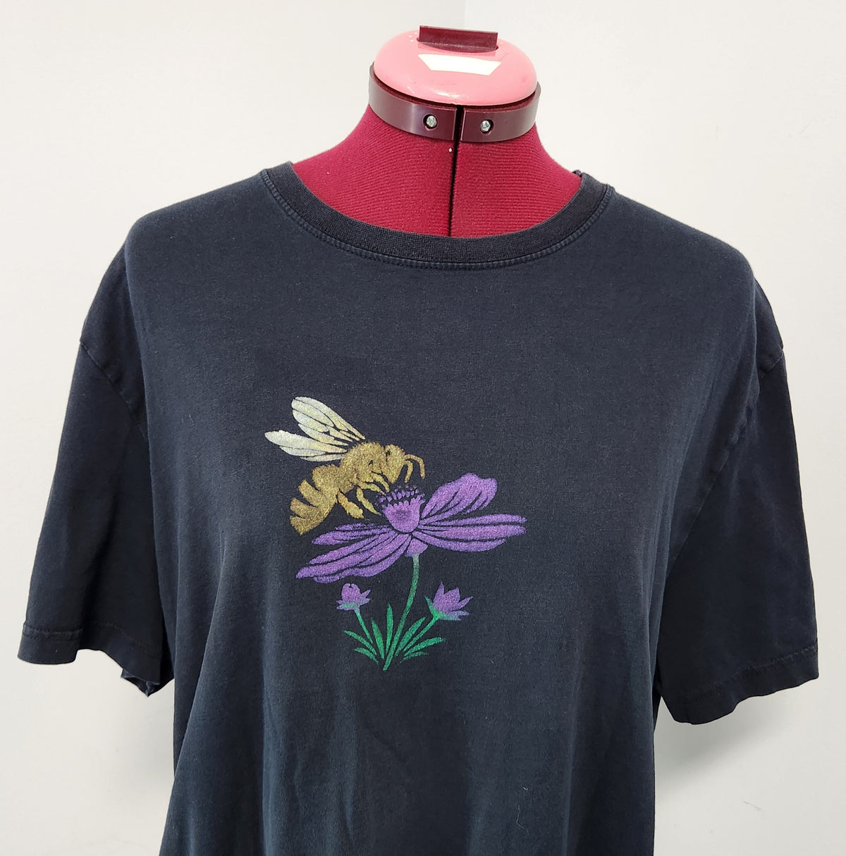 Learn to Upcycle with Paint and Stencils (Esquimalt)